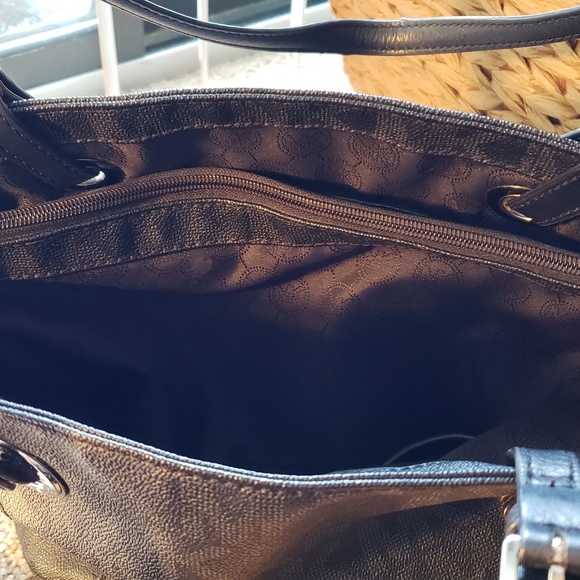 Michael Kors handbag - Picture 3 of 3